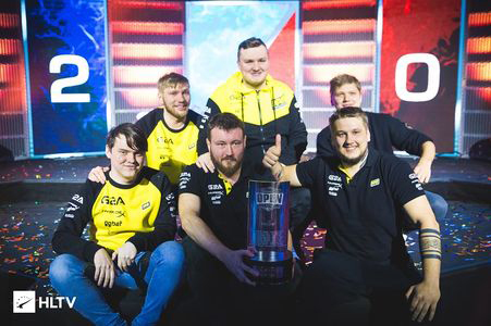 足球所有的 足球所有的