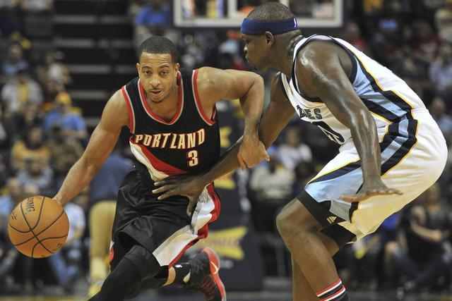 少了不少笑 少了不少笑