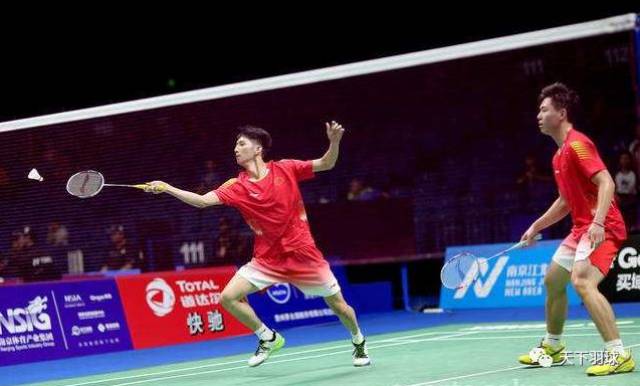 被舆论推着 被舆论推着